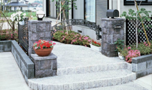 玄関アプローチ